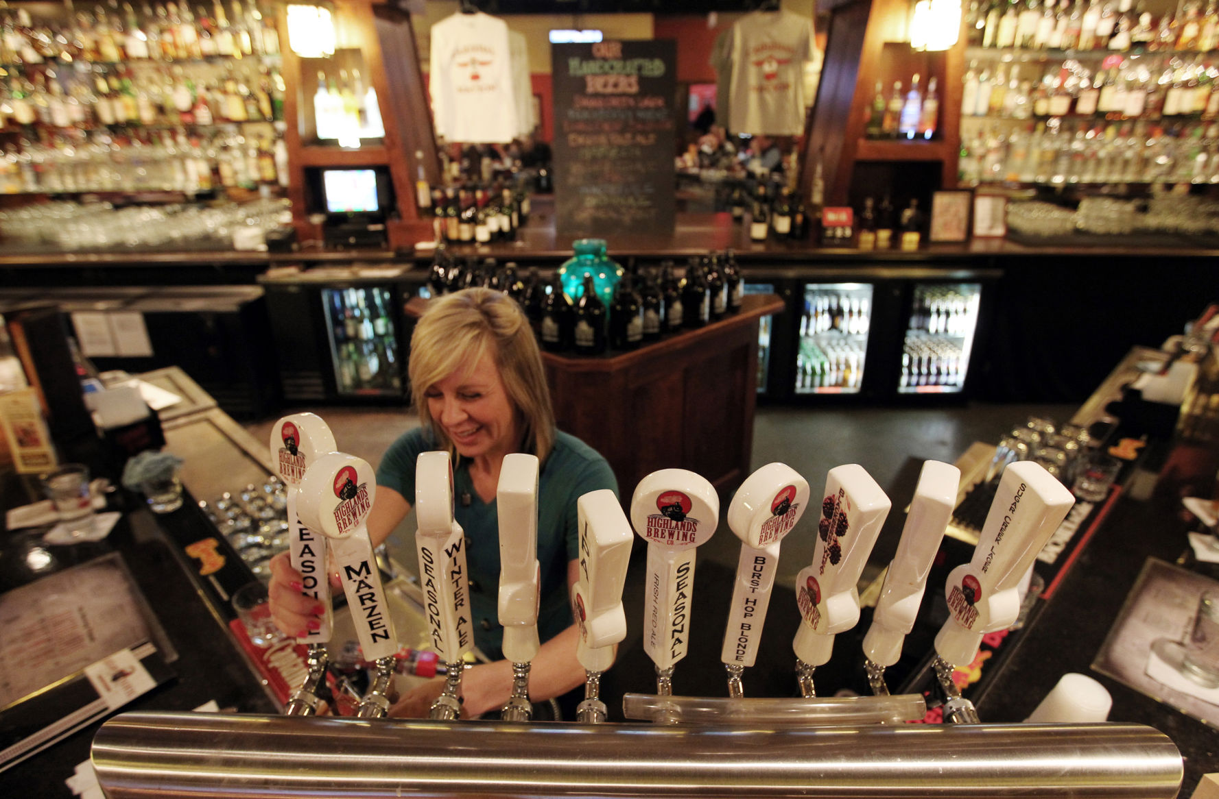 Bartender at Highlands Brewing Company